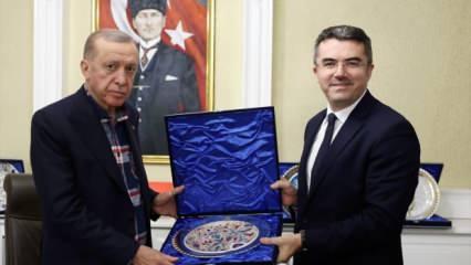  Erdoğan, Erzurum Valiliğini ziyaret etti