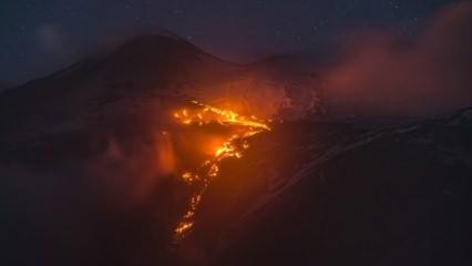 İtalya'da Etna Yanardağı'nda görsel şölen