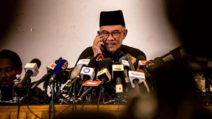 Malezya Başbakanı İbrahim güven oylamasını kazandı