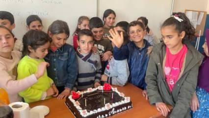 Tuzlalı öğrenciler harçlıkları ile Diyarbakırlı öğrencilere doğum günü pastası gönderiyor