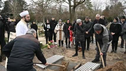 Almanya'da cenazesi yanlışlıkla yakılan Abdulkadir Sargın'ın külleri toprağa verildi