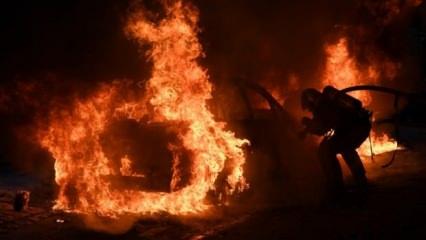 Fransa'da yılbaşı gecesi 874  araba ateşe verildi