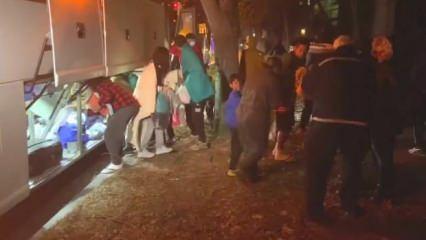 Teksas Valisi, mültecileri otobüslere doldurup Kamala Harris'in evinin önüne bıraktı