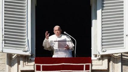 Papa Francis: Kadına şiddet Tanrı'ya hakarettir