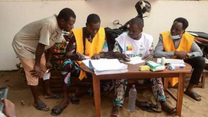 Benin'de genel seçimler için halk sandık başında