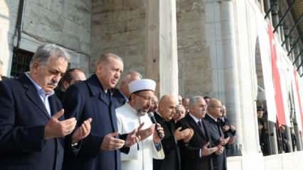 Eminönü Yeni Camii yeniden ibadete açıldı! Erdoğan: Lisedeyken burada vaaz verdim