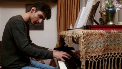 Sosyal medyanın konuştuğu piyano çalan kurye Gülsin Onay'dan ders aldı