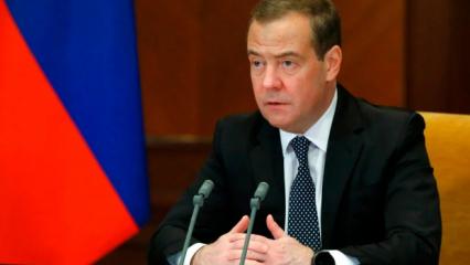 Medvedev: Nükleer güç Rusya'nın yenilmesi nükleer savaşa sebep olabilir