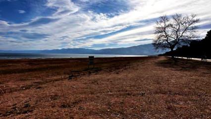 Türkiye'deki kuraklığın en ürküten manzarası: İznik Gölü 400 metre çekildi!