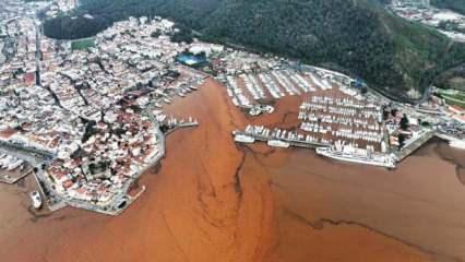 Muğla'da şiddetli yağış: Denizin rengi değişti
