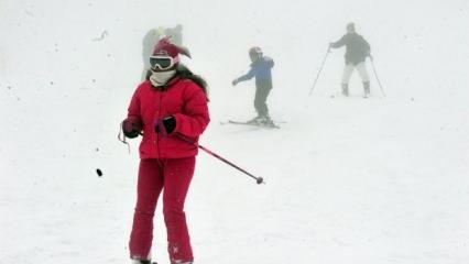 Uludağ'da kar sevinci: Kalınlığı 55 santimetreye ulaştı!