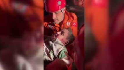 TSK İnsani Yardım Tugayı, 6 yaşındaki Süleyman'ı böyle kurtardı