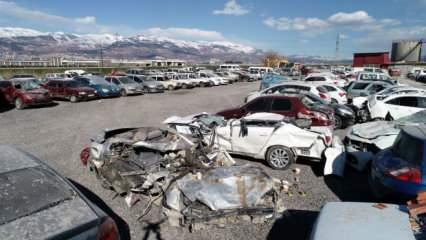 Depremde binlerce araç hasar gördü