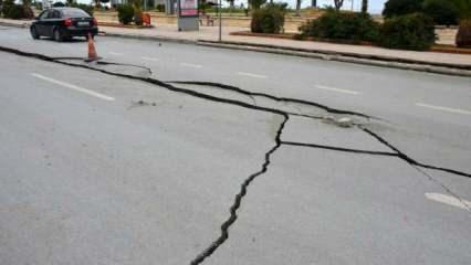 İskenderun'da sahil yolu depremde çöktü: Büyük yarıklar oluştu