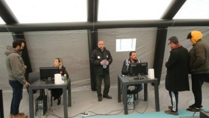 Depremzedeler evlerinin hakkında bilgilendiriliyor