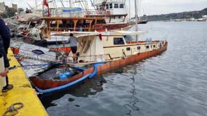 Bodrum'da su alan tur teknesi battı
