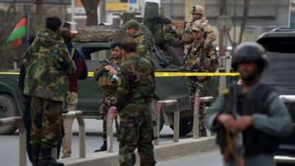 Afganistan'da bombalı saldırı: Vali hayatını kaybetti