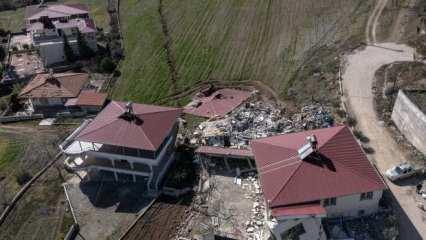 Depremin vurduğu köy 6,5 metre kaydı, ikiye bölündü