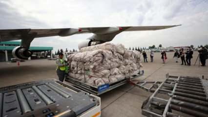 Pakistan'dan deprem bölgesine çadır taşıyan ikinci uçak Adana'da