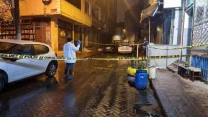 Beyoğlu'nda silahlı saldırı: Yaralılar var!