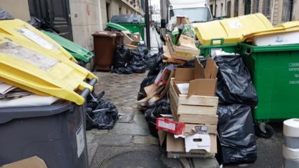 Fransa'da çöp krizi: Yetkililer birbirine girdi