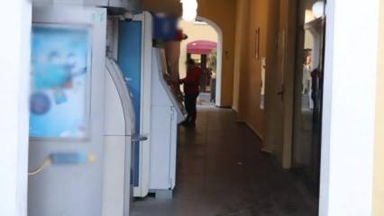 Para çekmek için gittiği ATM'de 4 bin 500 TL'sini unuttu
