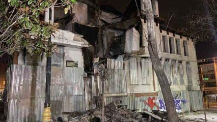 İstanbul'da 3 katlı metruk bina kısmen çöktü