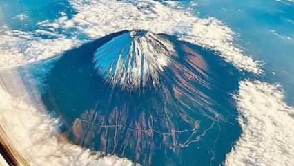 Japonya'da halka Fuji yanardağı uyarısı: Araçlarla değil yürüyerek kaçın