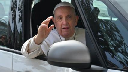 Papa taburcu edildi: Hala yaşıyorum