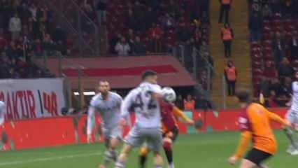 Galatasaray penaltı bekledi! İşte o pozisyon