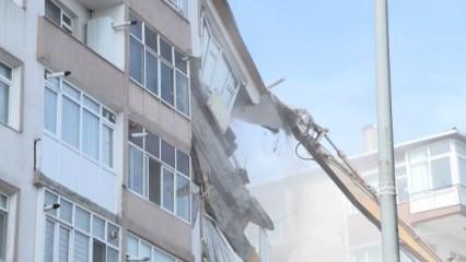 İstanbul'da kolonları patlayan binanın yıkımı sürerken bina sakinleri gözyaşlarına boğuldu