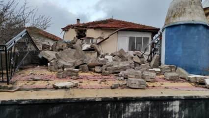 Fırtınada caminin minaresi, evlerin çatısı uçtu! İmam yaralandı