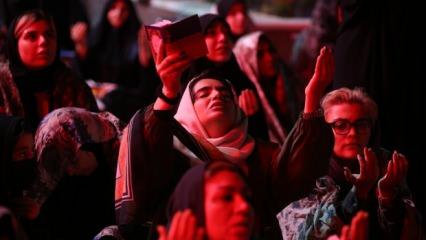 İran Kadir Gecesini kutladı