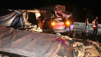 Anadolu Otoyolu'nda feci kaza: 2 kişi öldü, 4 kişi yaralandı