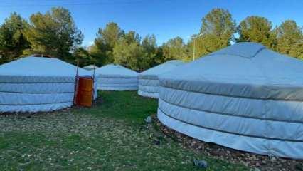 Moğolistan’dan gelen kıl çadırlar depremzedeler için kuruldu