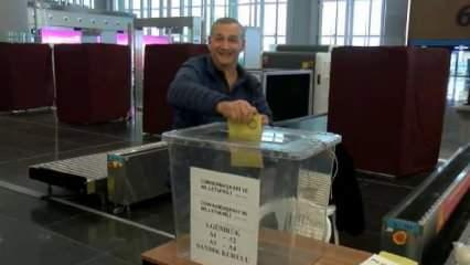 Cumhurbaşkanlığı seçimleri için ilk oylar kullanılıyor