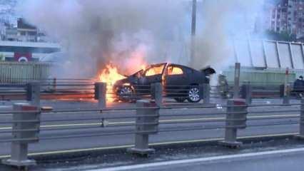 Haliç Köprüsü'nde kaza yapan otomobil alev alev yandı