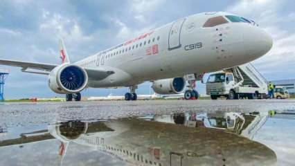 Çin'in ilk yerli yolcu uçağı ilk uçuşunu yaptı