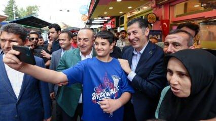 Dışişleri Bakanı Mevlüt Çavuşoğlu ile Sinan Oğan, Antalya'da vatandaşlarla buluştu