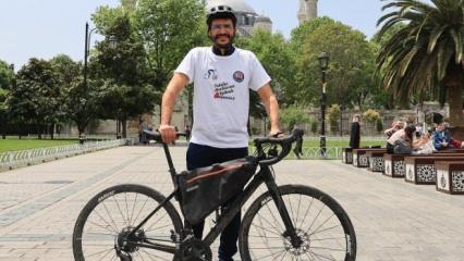 Fransa'dan bisikletle hacca gitmek için yola çıkan Fas asıllı Fransız yazar İstanbul'da