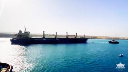 Süveyş Kanalı'nda karaya oturan gemi kurtarıldı