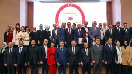 AK Parti İstanbul milletvekilleri mazbatalarını teslim aldı