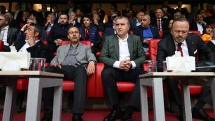 Bakan Osman Aşkın Bak: Galatasaray’ı tebrik ediyoruz