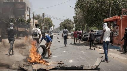 Senegal'de tansiyon düşmüyor: 500 gösterici gözaltında