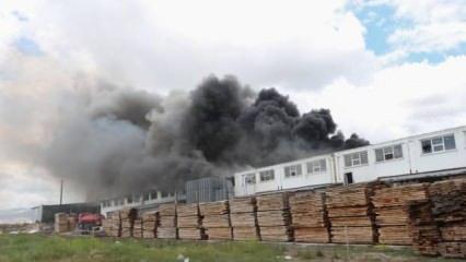 Son Dakika: Ankara'da bir mobilya fabrikasında yangın çıktı!