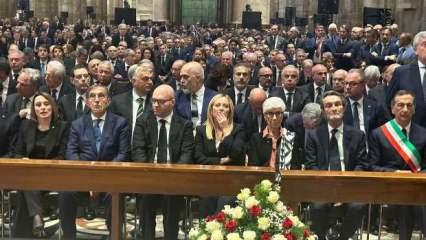 Hakan Fidan Berlusconi'nin cenaze töreninde