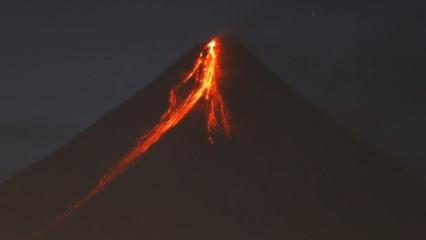Mayon Yanardağı patladı