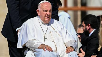Papa geçirdiği ameliyatın ardından taburcu oldu