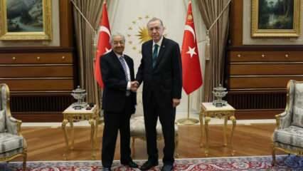 Başkan Erdoğan, Malezya eski Başbakanı Muhammed'i kabul etti