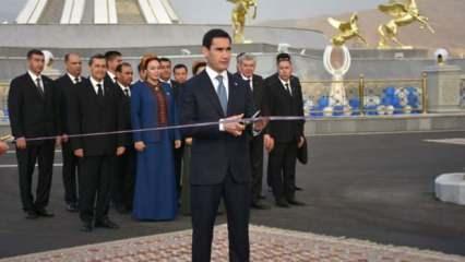 Türkmenistan'ın ilk "akıllı şehri"nin açılışında TOGG sürprizi